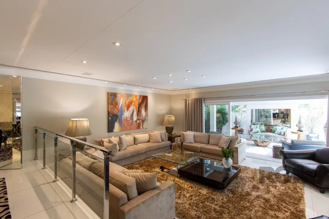 Imagem Casa em condominio, mobiliada com 741m² privativos , com 3 suítes- master