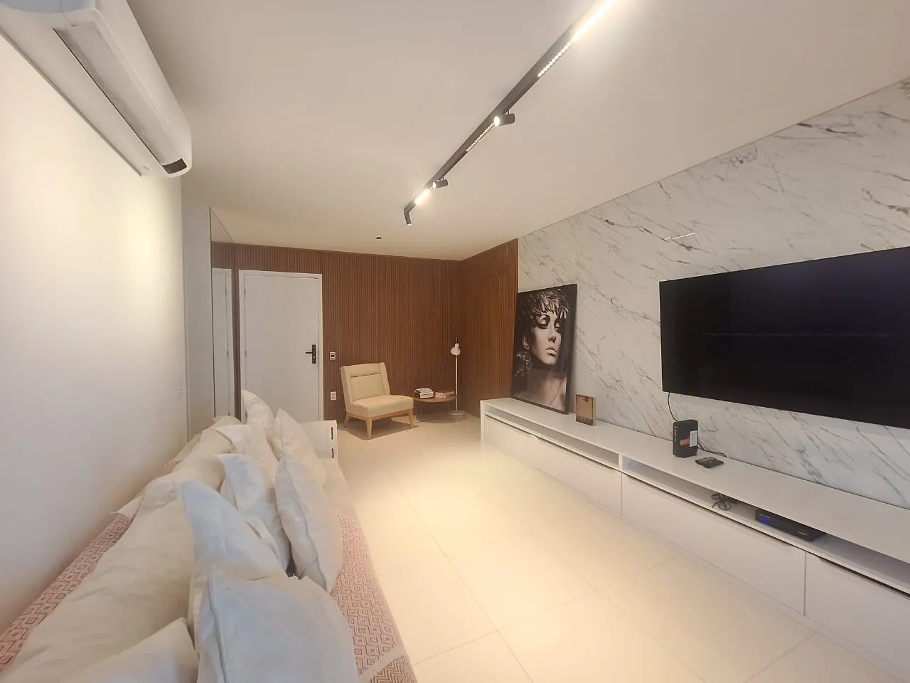 Imagem Apartamento para Venda em Rio de Janeiro, Barra da Tijuca, 4 dormitórios, 2 banheiros, 2 vagas