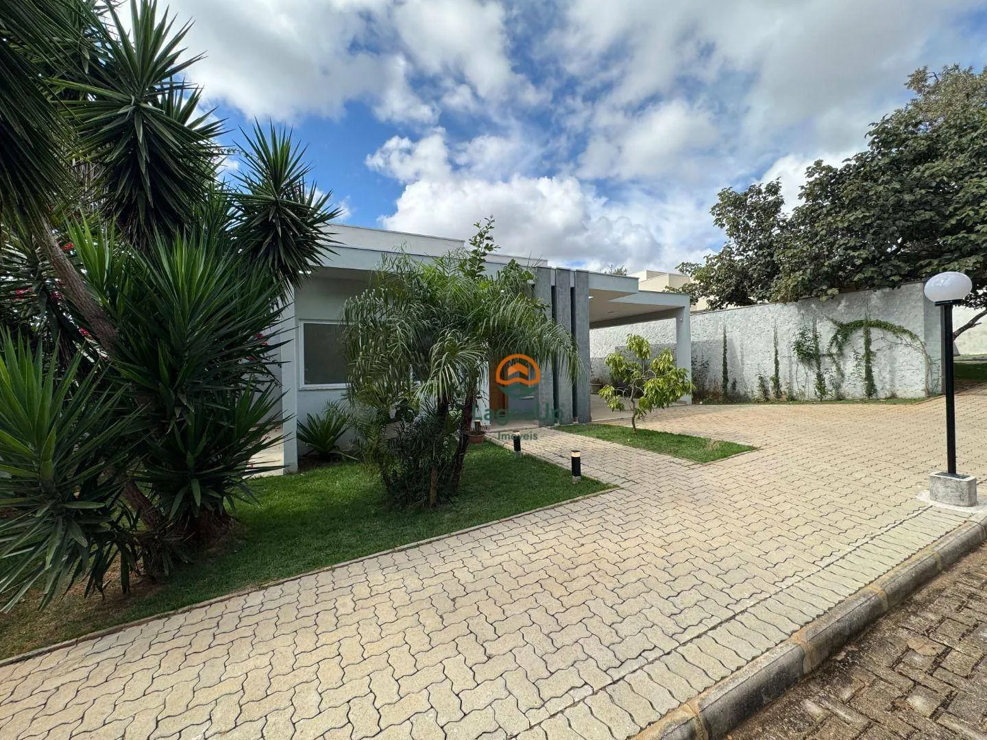 Imagem Casa com 4 dormitórios à venda, 214 m² por R$ 1.290.000,00 - Condomínio Residencial Pequi - Lagoa Santa/MG