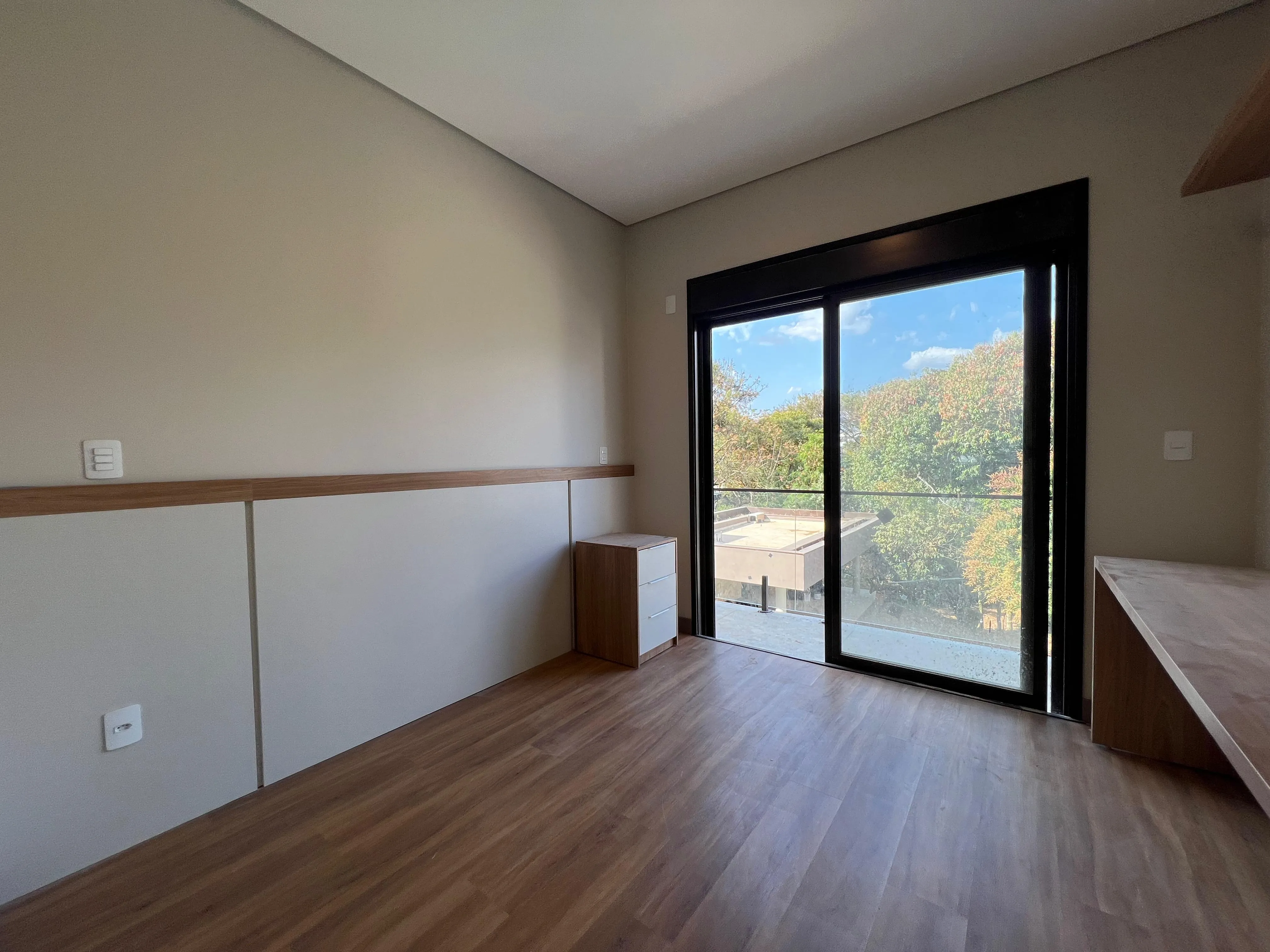 Imagem Luxuosa Casa no Condomínio Fazenda Imperial - 1700m² de Terreno e 402m² de Área Construída