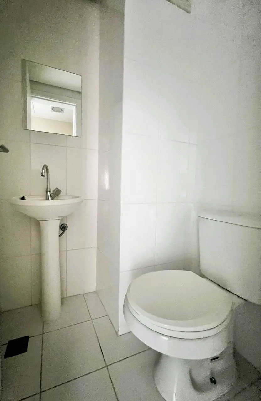 Imagem SALA COMERCIAL SEMIMOBILIADA COM VAGA, PARA VENDA OU LOCAÇÃO NO BAIRRO CENTRO HOSTÓRICO!