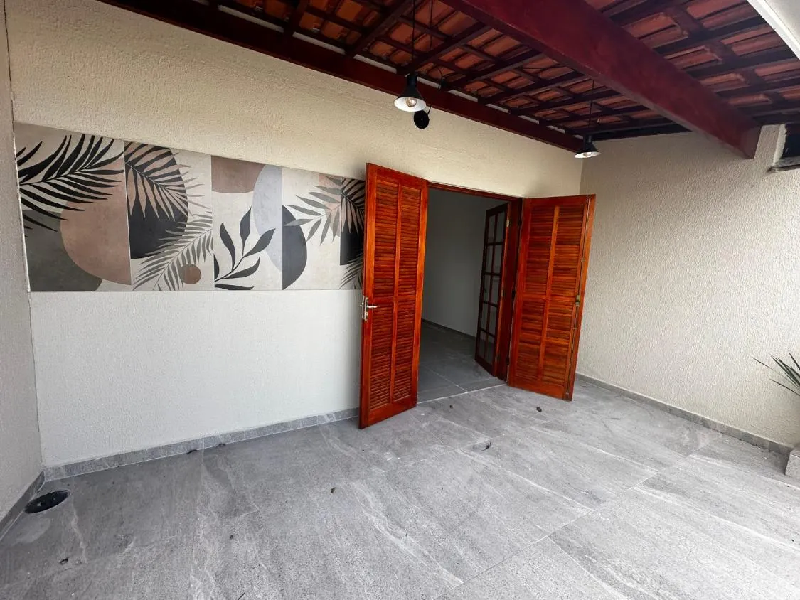 Imagem CASA NOVA COM PISCINA, 02 DORMITÓRIOS E DISPONÍVEL PARA VENDA E LOCAÇÃO LADO PISTA NA VILA ATLÂNTICA EM MONGAGUÁ