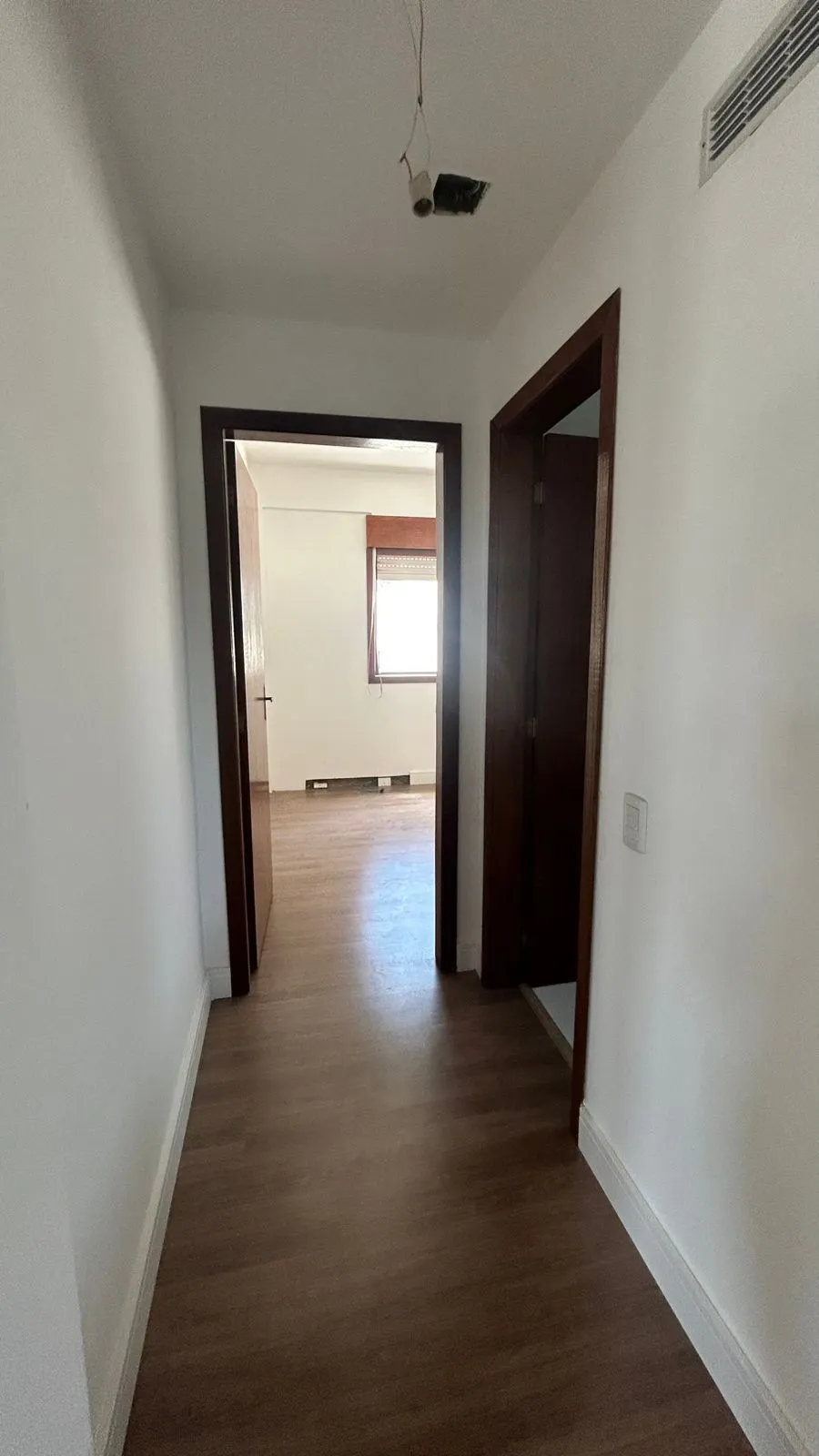 Imagem Apartamento 2 dormitórios no bairro Medianeira em Porto Alegre para Alugar