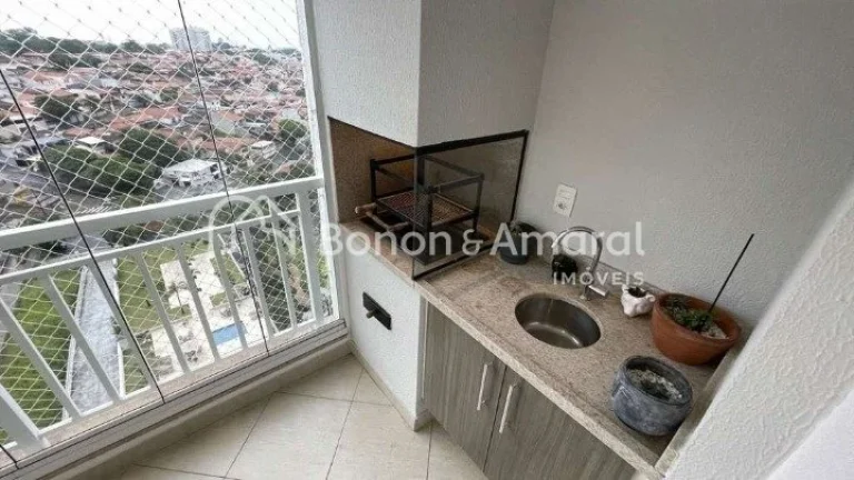 Imagem Este amplo apartamento em andar alto oferece excelente ventilação e uma vista livre para a cidade....
