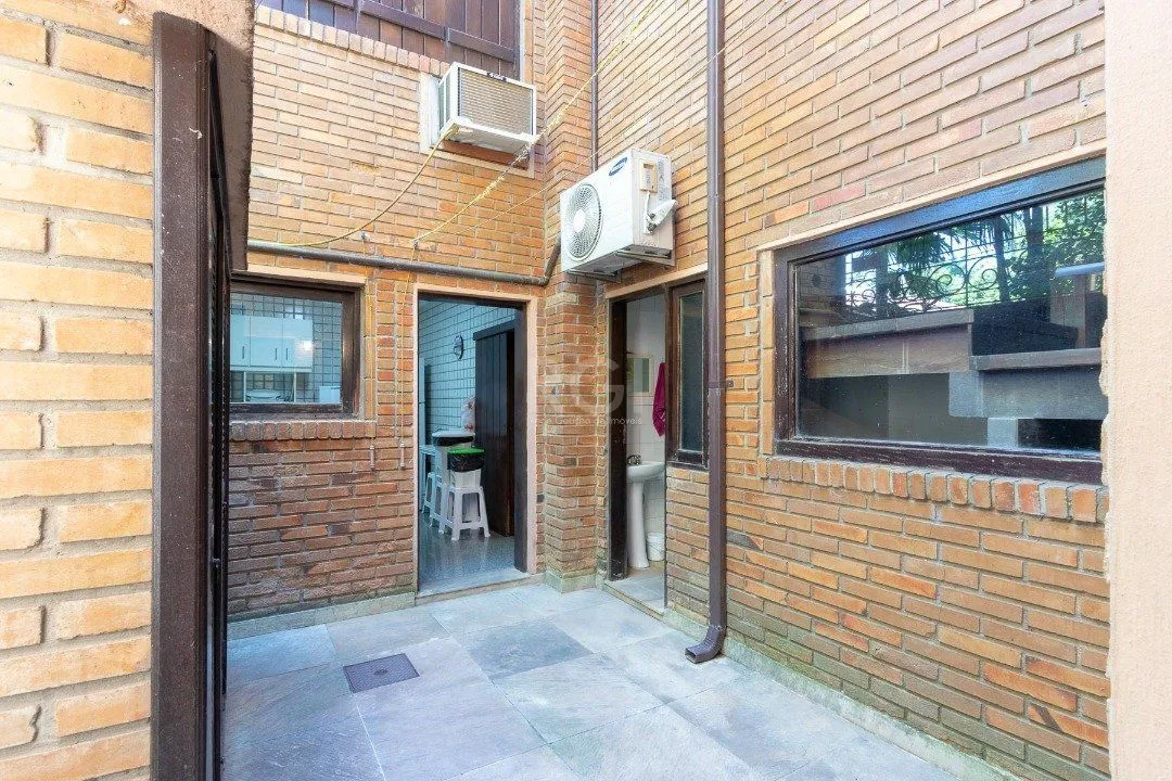 Imagem Casa Condominio para Venda - 331.2m², 4 dormitórios, sendo 4 suites, 2 vagas - Tristeza