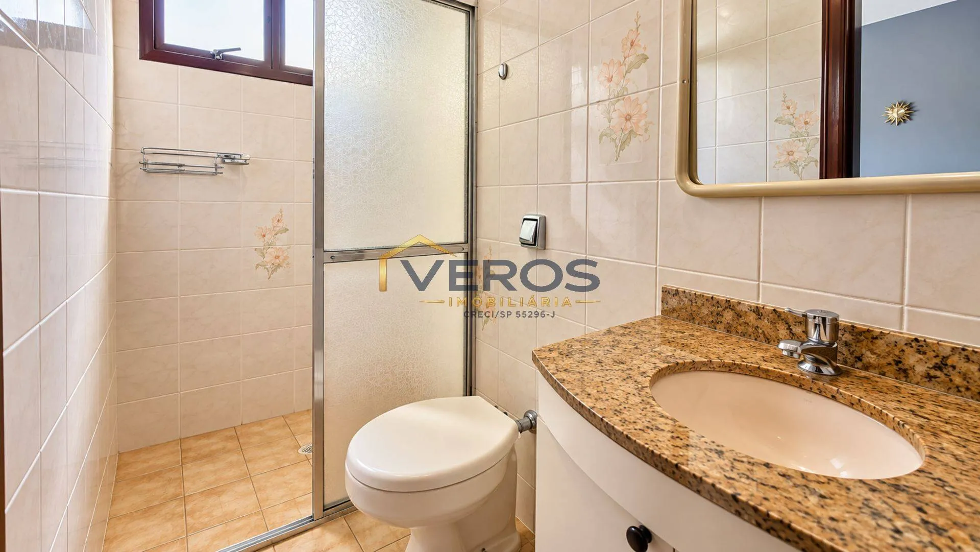 Imagem Apartamento a venda com 3 quartos a 300m da praia Martim de Sá em Caraguá