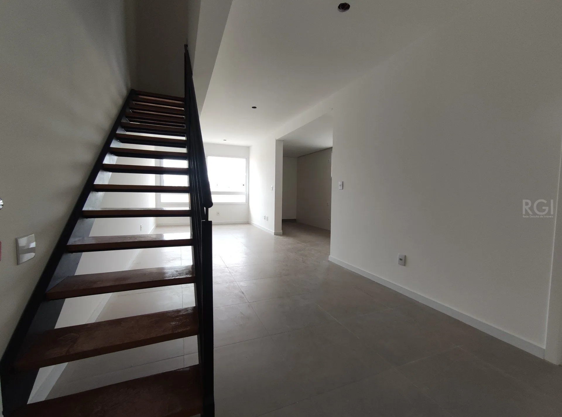 Imagem Duplex para Venda - 83.08m², 2 dormitórios, sendo 2 suites, 2 vagas - Petrópolis