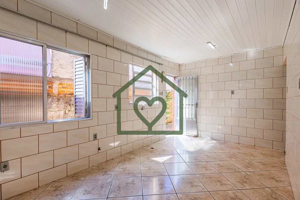 Imagem Casa residencial à venda no bairro Medianeira, em Porto Alegre

Excelente oportunidade para quem bu...