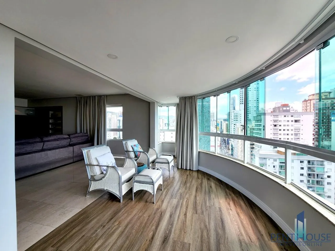 Imagem Cobertura Duplex para Venda em Balneário Camboriú, CENTRO, 3 dormitórios, 3 suítes, 4 banheiros, 3 vagas