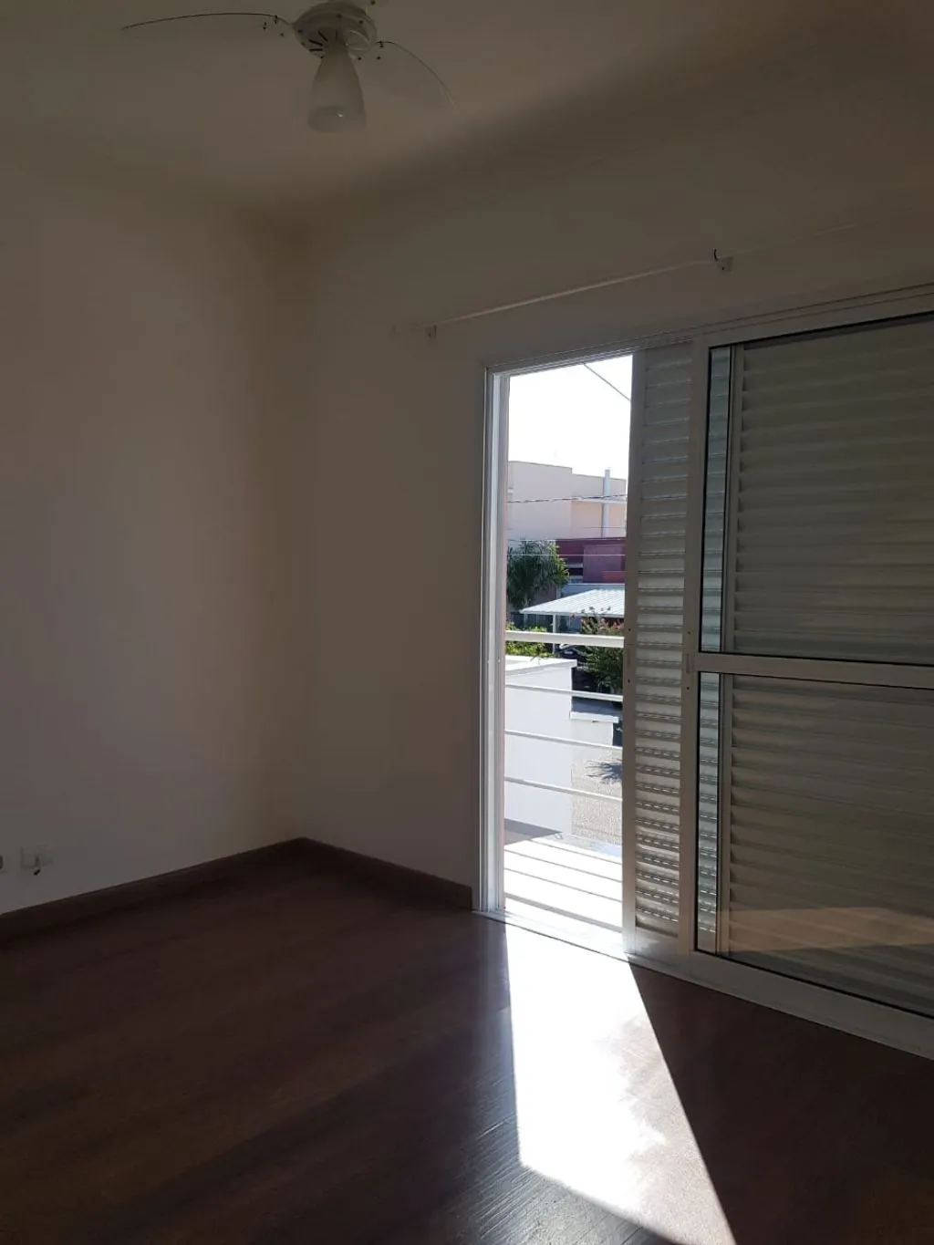 Imagem Excelente Casa 3 Dormitório em Condomínio Horto Florestal III - Sorocaba