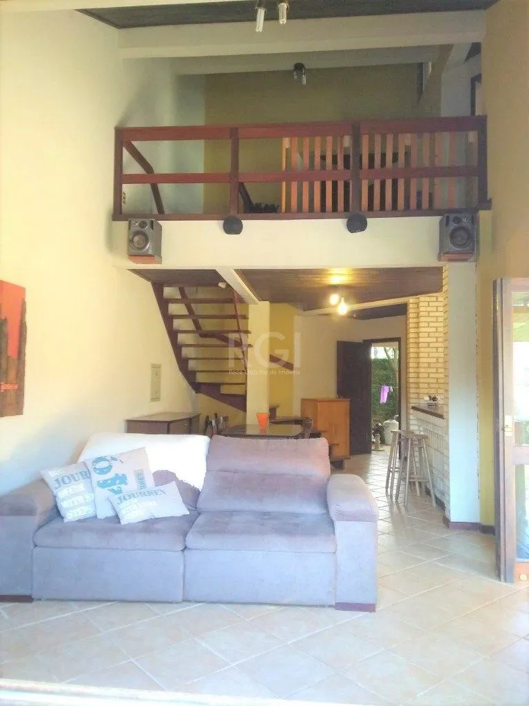 Imagem Casa para Venda - 219m², 3 dormitórios, sendo 1 suites, 4 vagas - Menino Deus