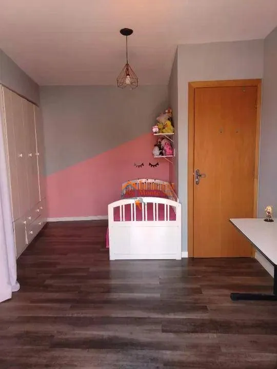 Imagem Casa com 4 dormitórios à venda, 220 m² por R$ 990.000,00 - Jardim São Roberto - Guarulhos/SP