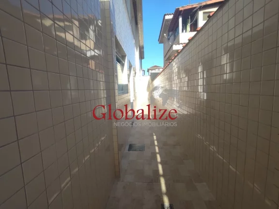 Imagem CASA TÉRREA NOVA DE 03 DORMITÓRIOS SENDO 01 SUÍTE COM QUINTAL E GARAGEM NO BAIRRO DO EMBARÉ EM SANTOS SP R$ 830.000,00