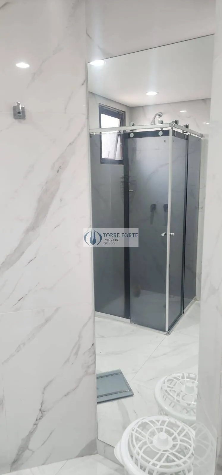 Imagem Lindo apartamento com 4 dormitórios, varanda e 3 vagas em Indianópolis