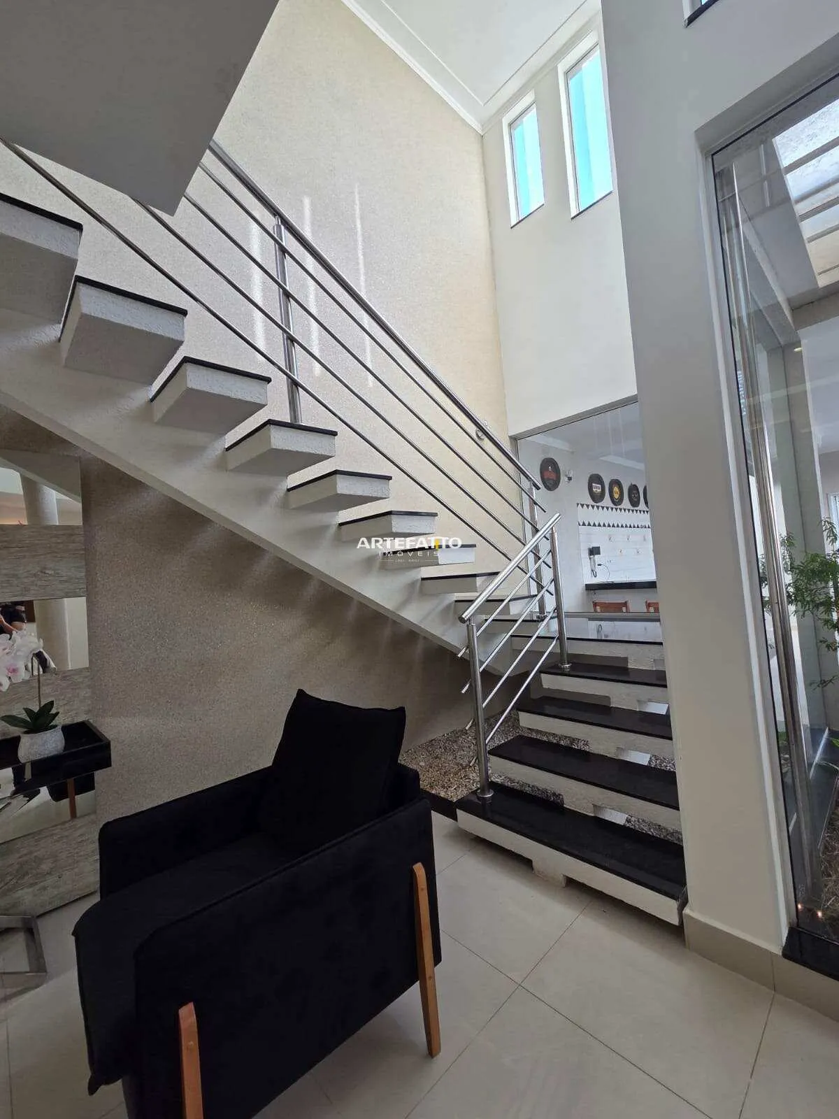 Imagem Sobrado à venda em Franca, Jardim Piratininga, com 4 quartos, 340m2