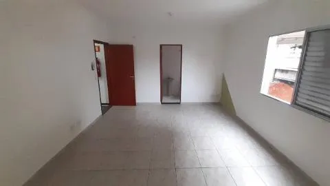 Imagem LOCAÇÃO DE SALA NA VILA PROGRESSO, EM GUARULHOS/SP, 29m² com muita luz natural, localização estratégica e toalete. CONSULTE-NOS.