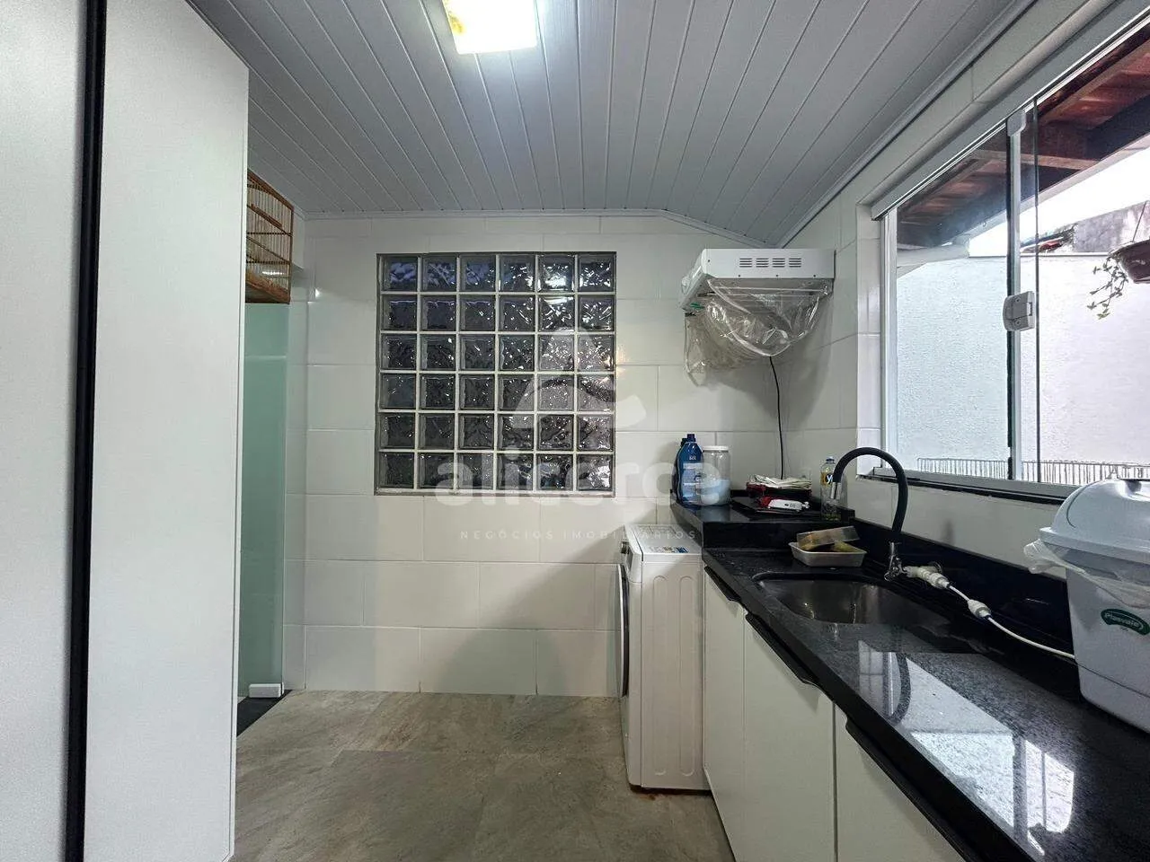 Imagem Casa à venda com 2 quartos , 87m² em Forquilhas São José