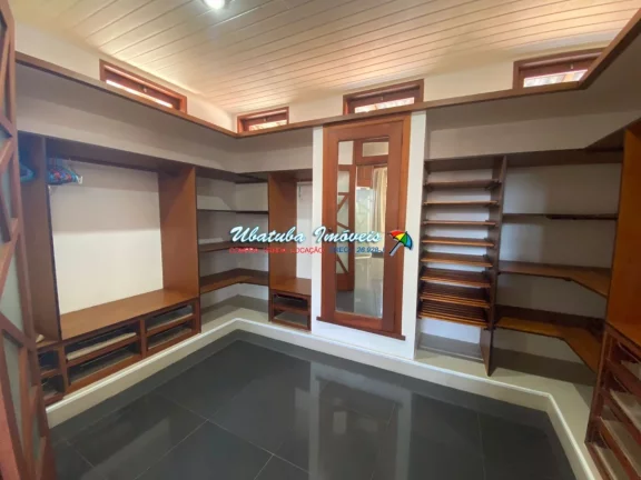 Imagem Linda Casa com Ótima Localização.
