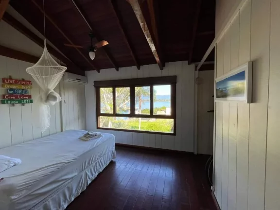 Imagem Casa mobiliada com vista espetacular para Lagoa de Ibiraquera - Ponta da Piteira, em Imbituba-SC.