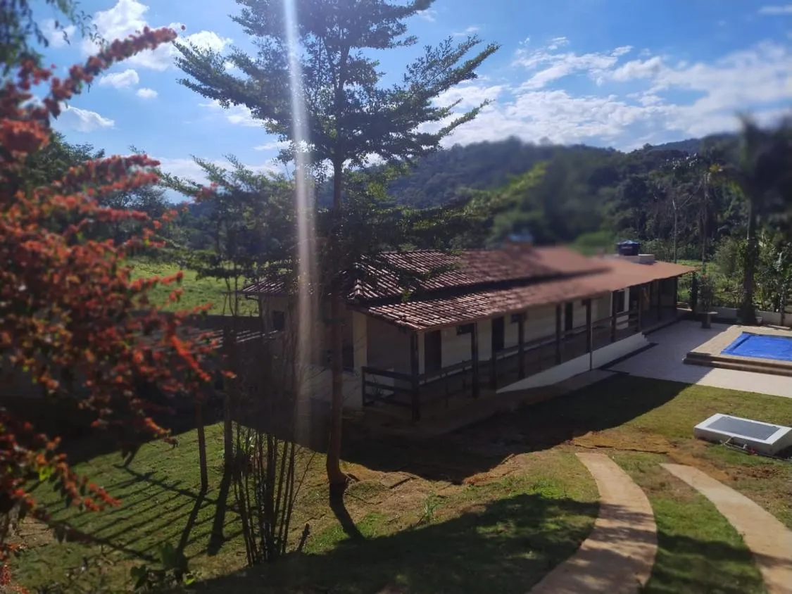 Imagem Linda Chácara à Venda em Moeda/MG / área total de 2.500 m²