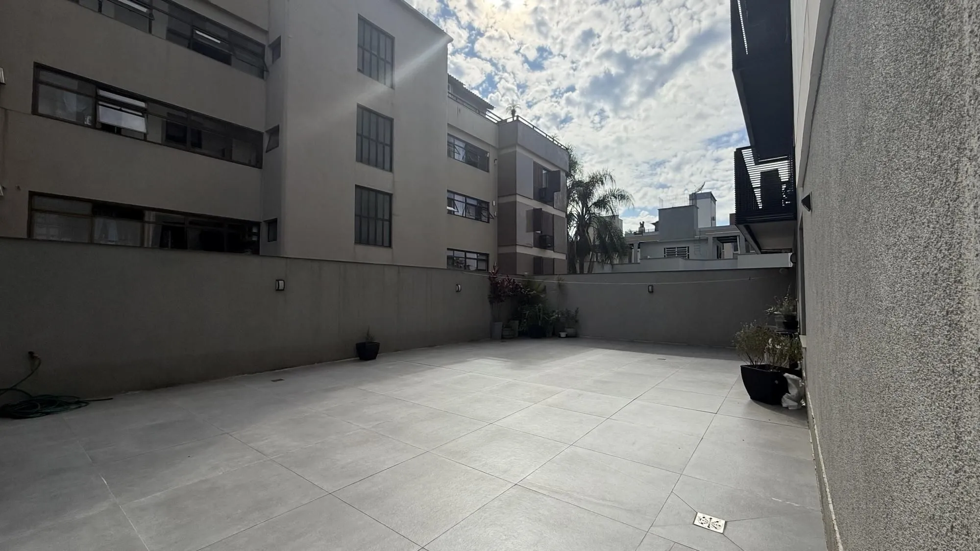 Imagem Apartamento Garden 2 suítes, 182m², 2 vagas - bairro Petrópolis