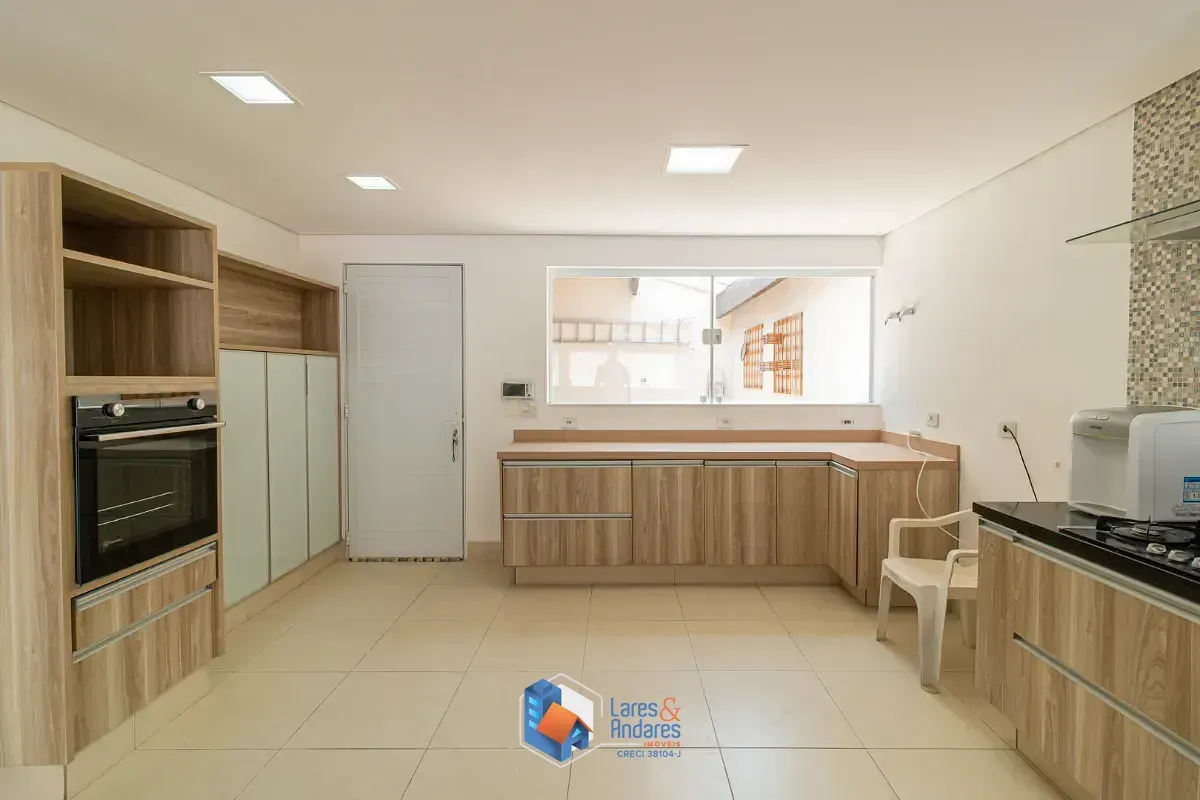 Imagem Casa para venda em Mirandópolis com 4 quartos, sendo 4 suítes, 405m²