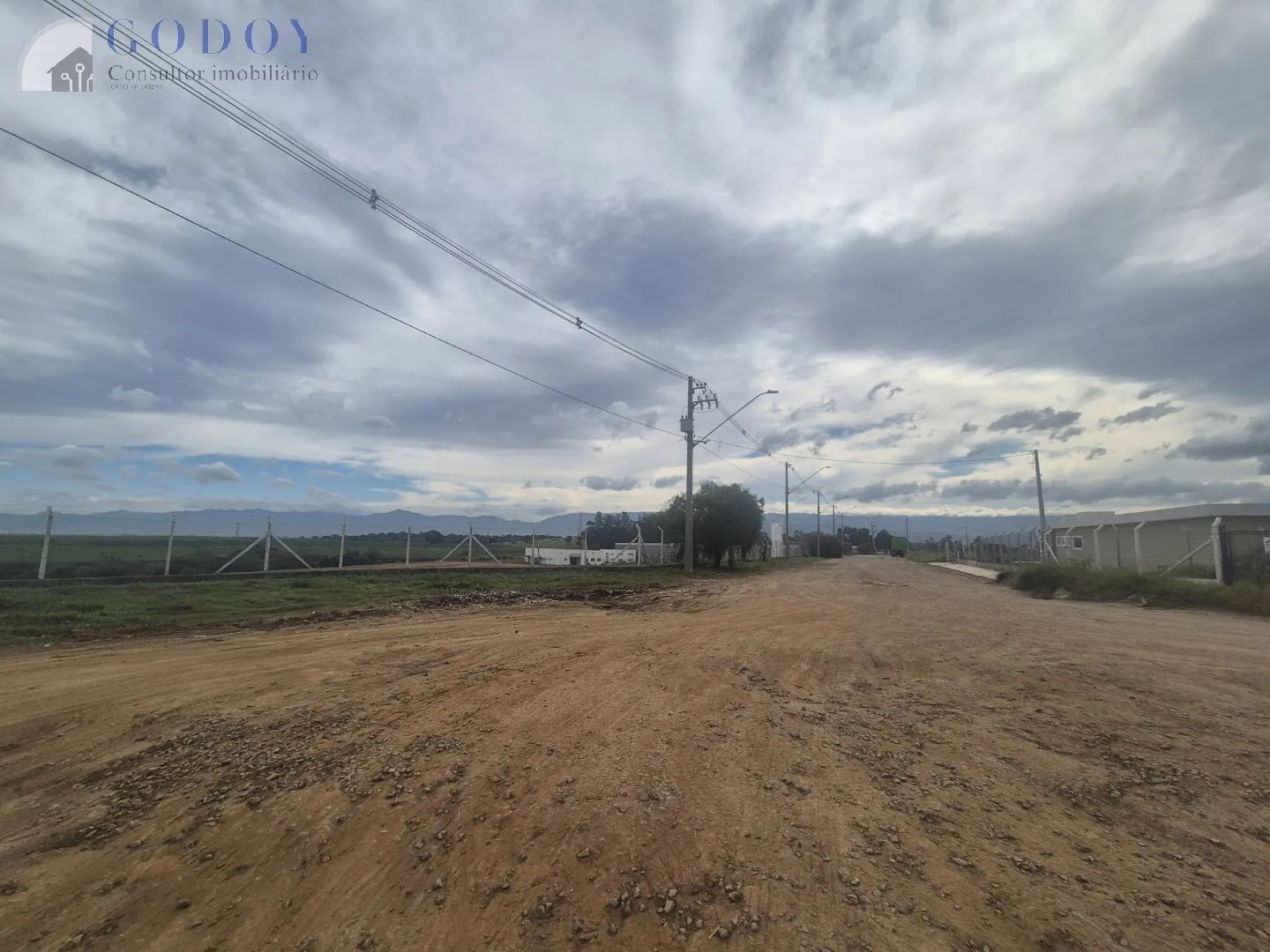 Imagem Terreno Industrial - Entrada de Pindamonhangaba - Próximo à Rod. Pres.Dutra
