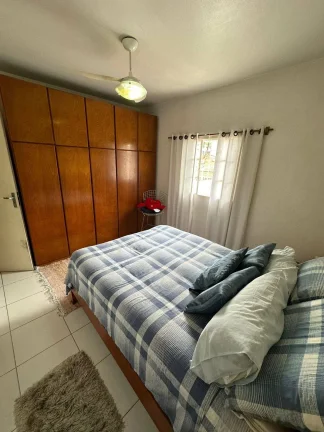 Imagem Sobrado Otima Localizaçao com 150 m² 2 Dormitorios e 2 Vagas de Garagens