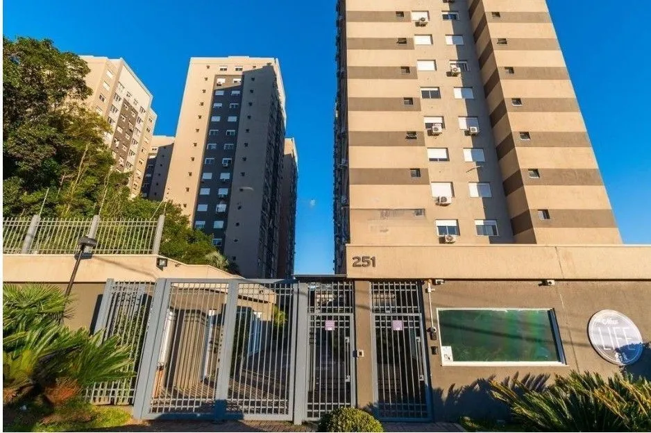 Imagem Apartamento com 02 dormitórios e 01 vaga no Bairro Jardim Carvalho Porto Alegre
