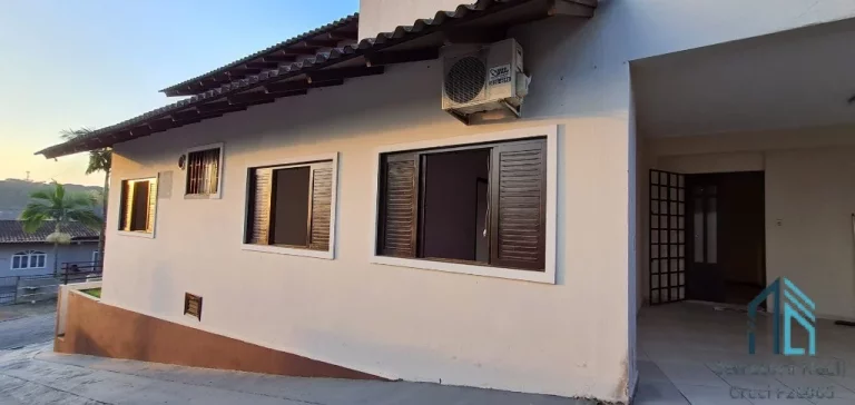 Imagem (Financiamento e estuda permuta) Sobrado a venda 04 quartos c/suíte, 04 vagas em Joinville SC
