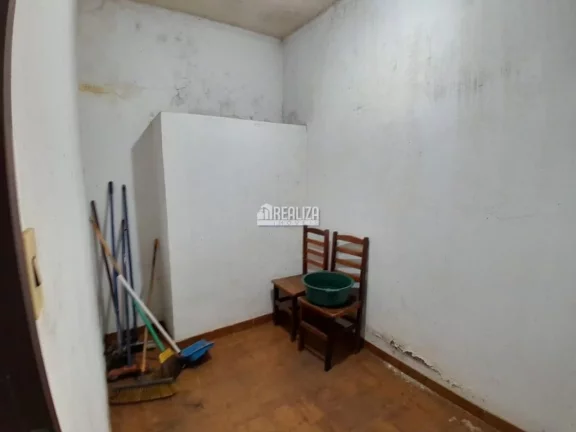 Imagem Casa à venda no bairro Nossa Senhora da Abadia, em Uberaba: 4 dormitórios, suíte, área de lazer e mais!