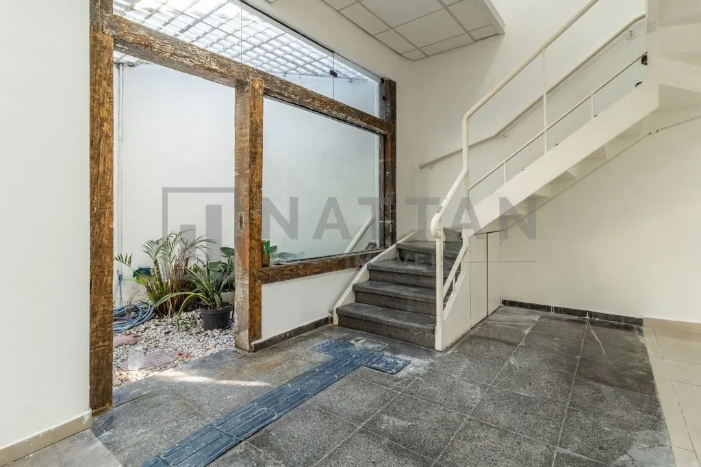 Foto do imóvel Imóvel comercial à venda no Carrão, com 1.332 m² e 23 salas envidraçadas