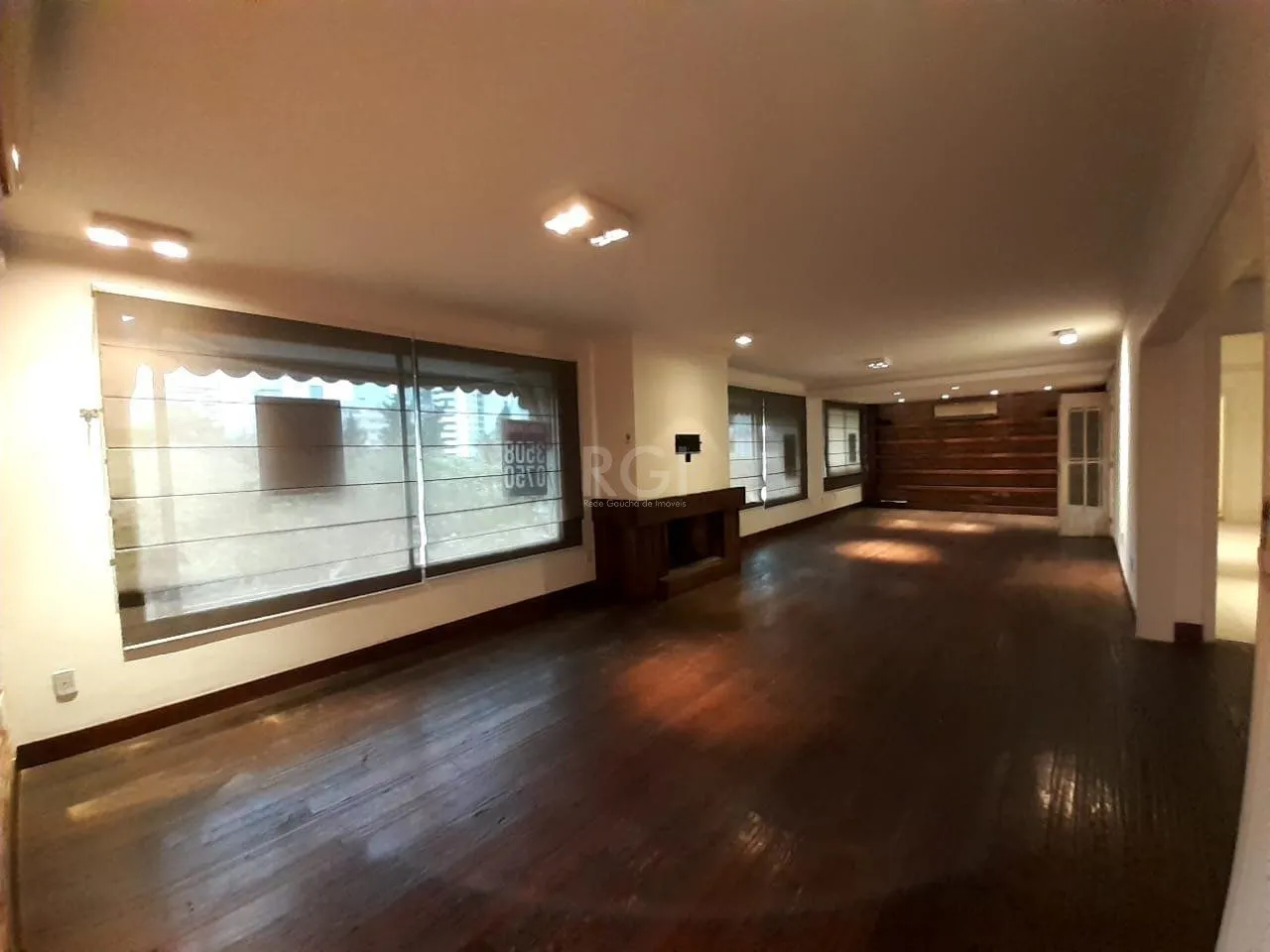 Imagem Apartamento para Venda - 230m², 4 dormitórios, sendo 1 suites, 2 vagas - Petrópolis