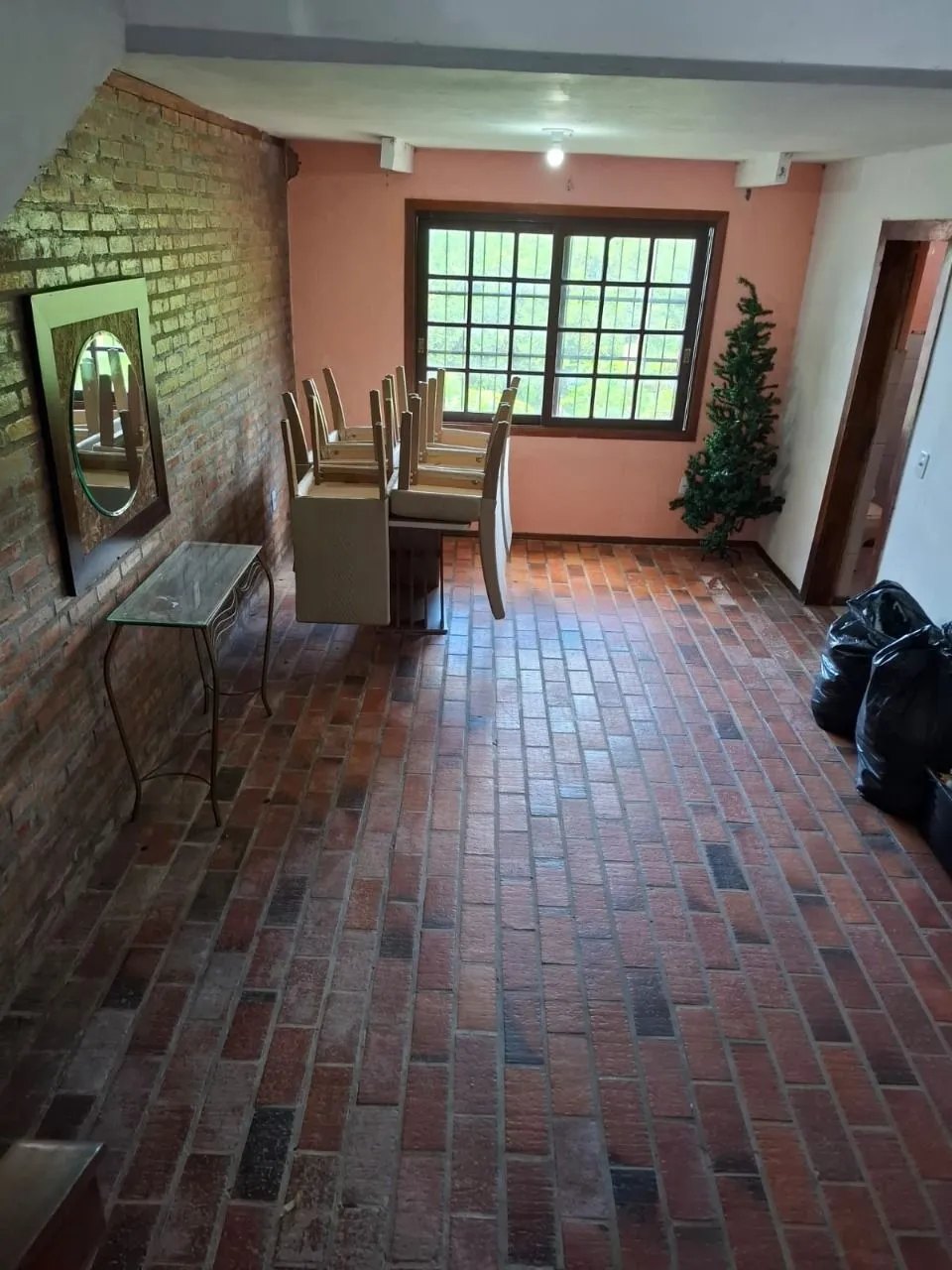 Imagem Casa com Excelente Localização - Próxima à Avenida Edgar Pires de Castro.