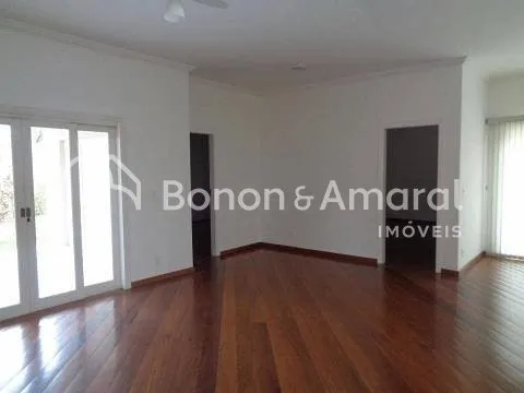 Imagem Linda casa de condomínio em Sousas, com 350m², 4 quartos e 3 suítes.
