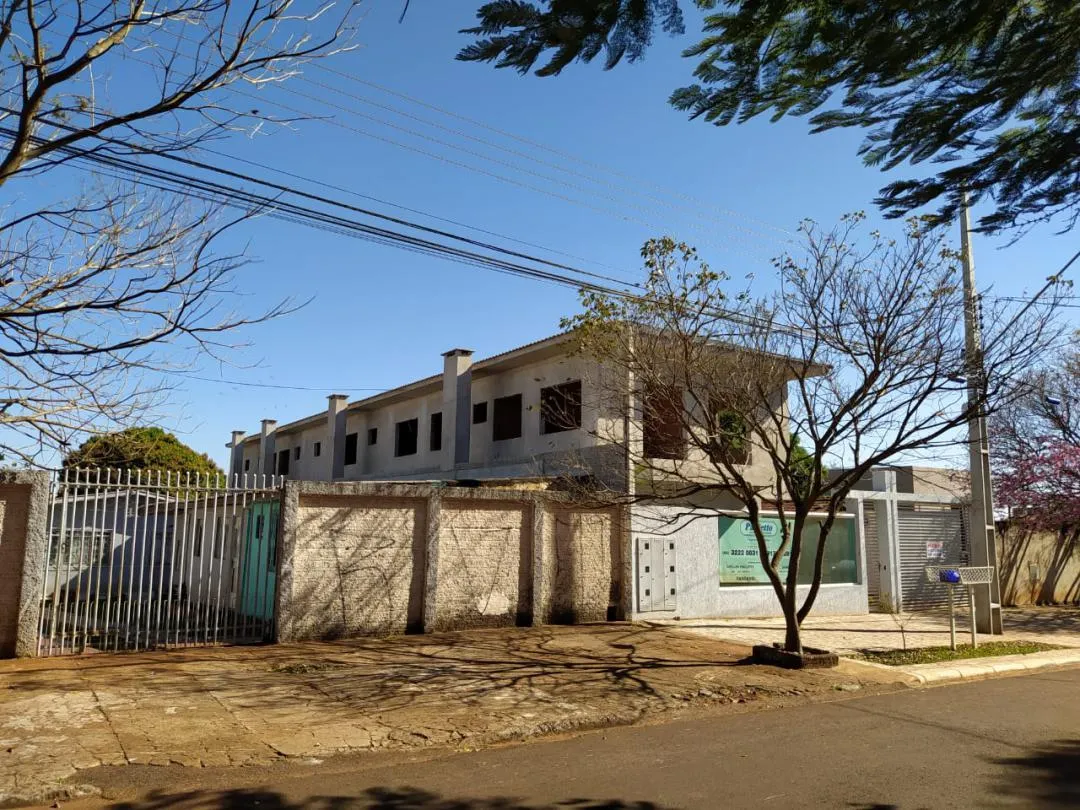 Imagem Sobrado, com 01 suíte mais 2 quartos, Bairro Coqueiral, Cascavel