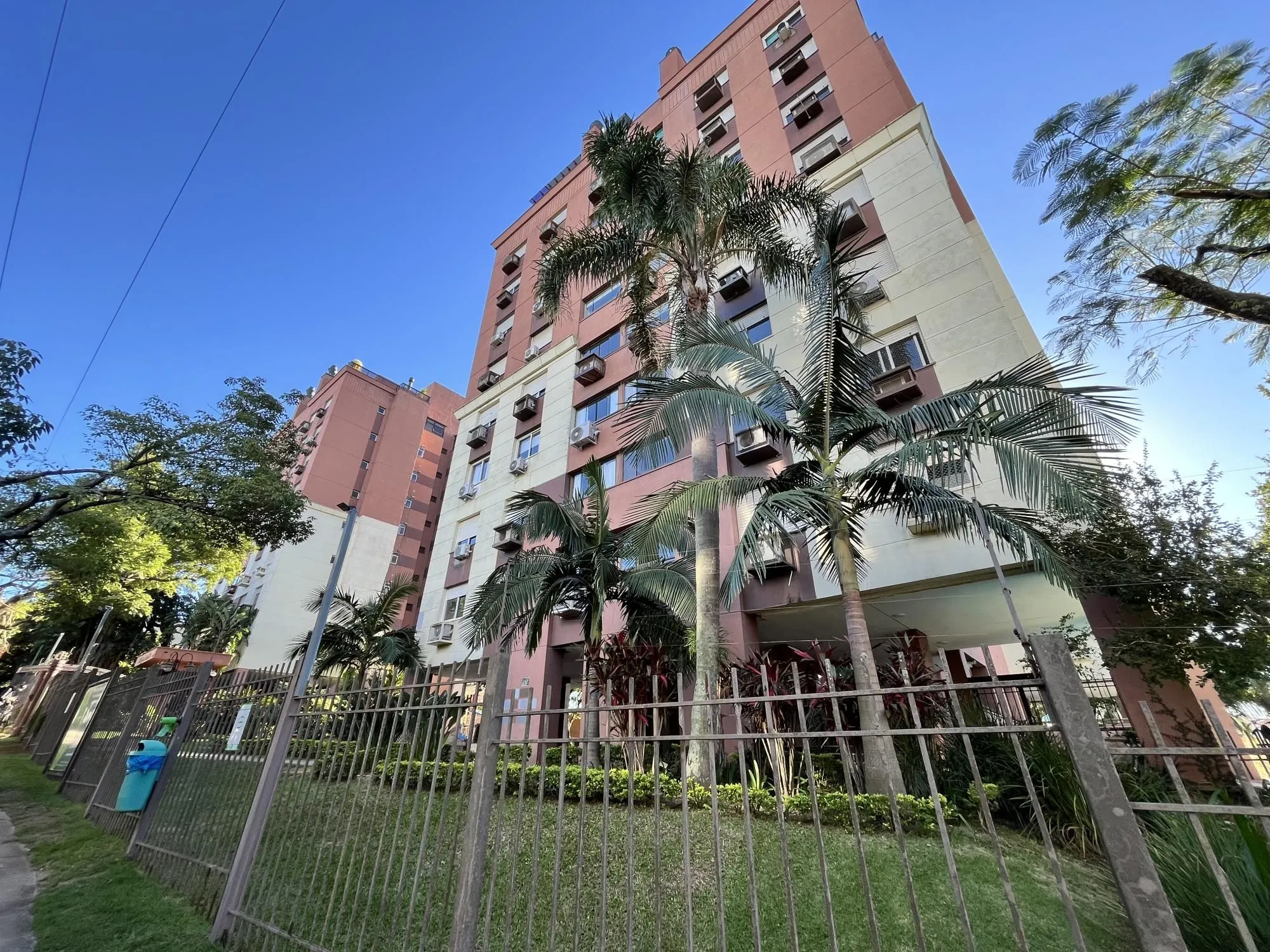 Imagem Apartamento de 3 quartos e 1 vaga de garagem no bairro Chácara da Pedras em POA
