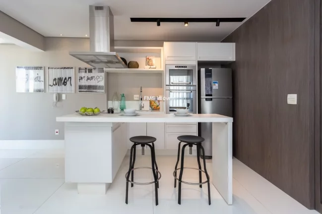 Imagem Imperdível apartamento para locação na Vila Nova Conceição com 1 suíte, 2 banheiros e 2 vagas de garagem. Confira!