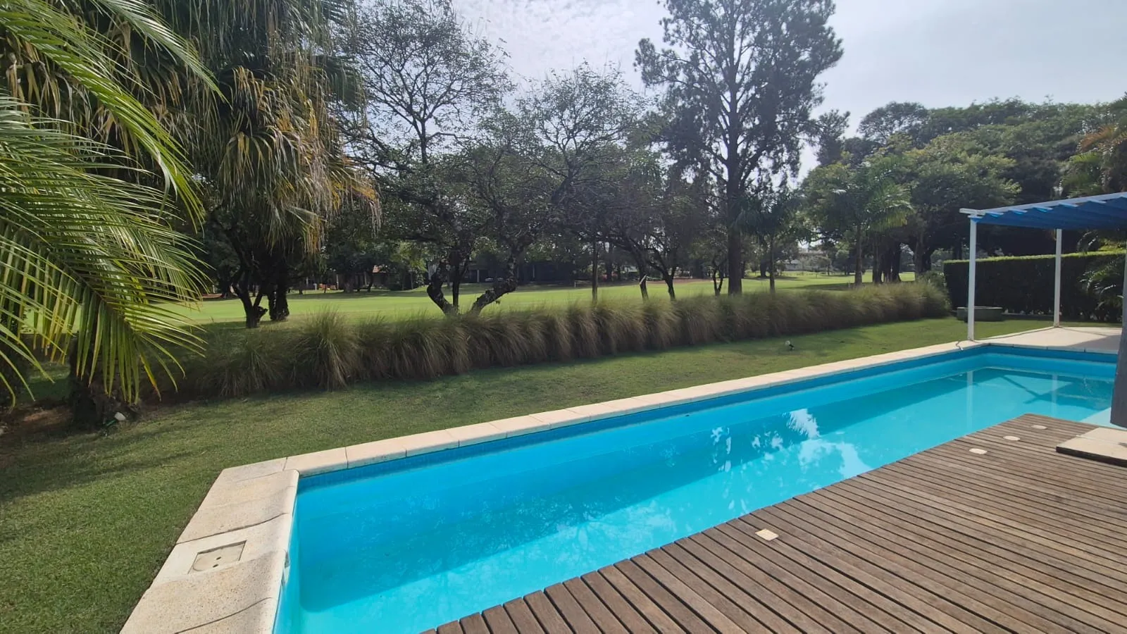 Imagem Casa de Condomínio com 3 Quartos e 4 banheiros à Venda, 448 m² por R$ 3.900.