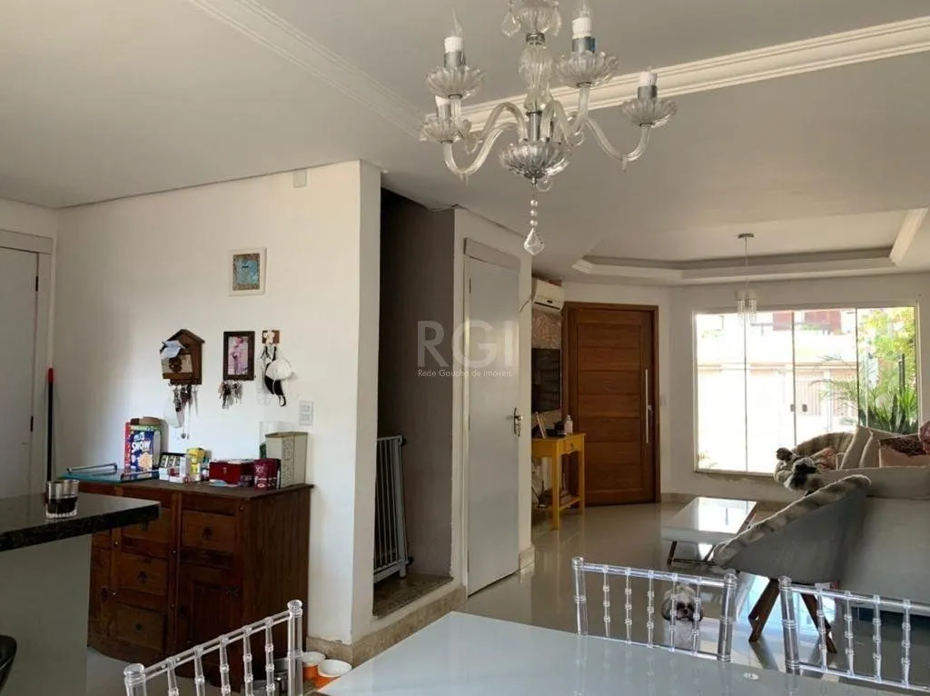 Imagem Sobrado para Venda - 300m², 3 dormitórios, sendo 2 suites, 1 vaga - Hípica Jardins Do Prado