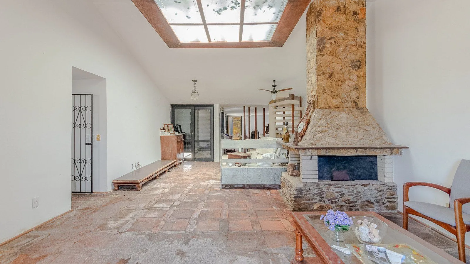 Imagem Excelente casa de 308 m² com 4 suítes e 4 vagas de garagem.