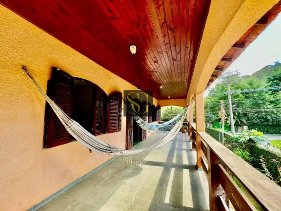 Imagem Casa para Venda em Teresópolis, Albuquerque, 3 dormitórios, 1 suíte, 2 banheiros, 3 vagas