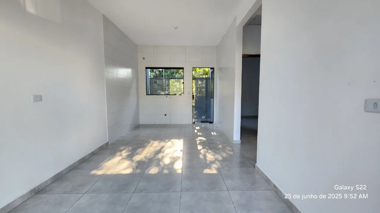 Imagem Casa térrea com 46,86m², 02 dormitórios, banheiro social, sala de estar, copa e cozinha integrada...