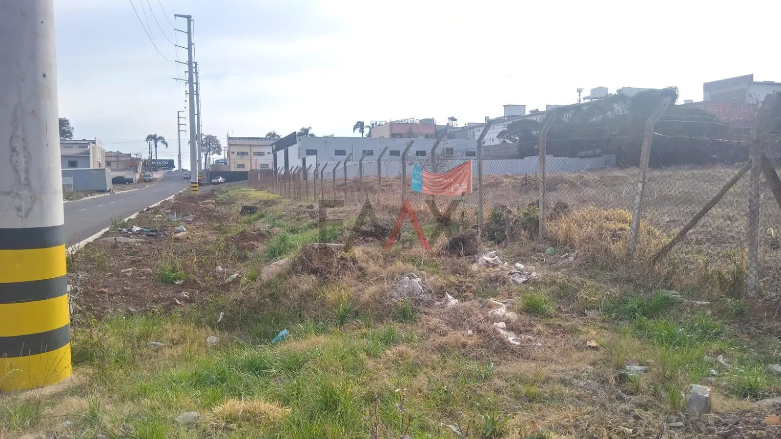 Imagem Terreno para locação,1600.00m , próximo Avenida GUARAPUAVA - PR
