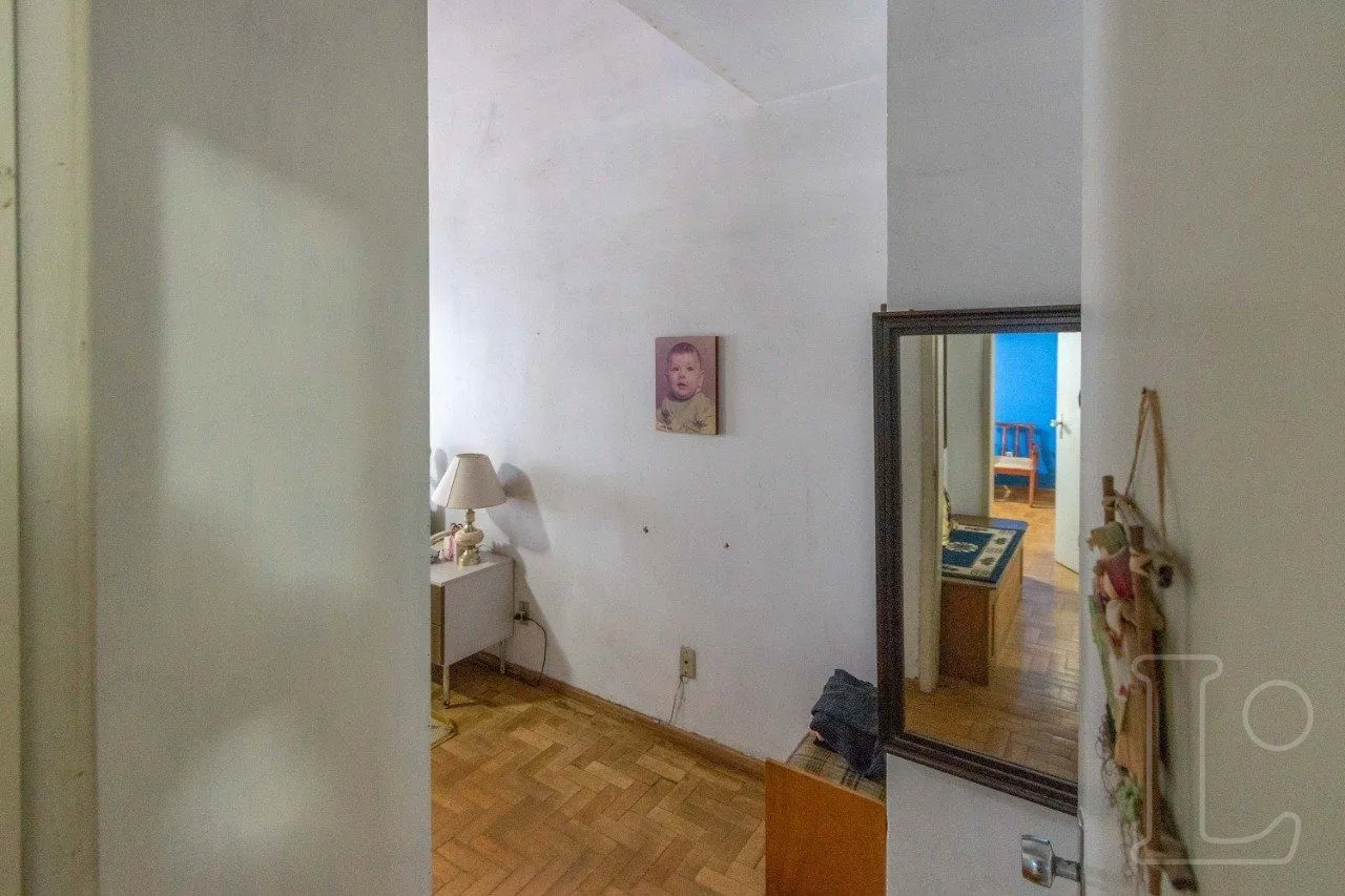 Imagem Sobrado para Venda - 241m², 4 dormitórios, sendo 1 suites, 1 vaga - Camaquã