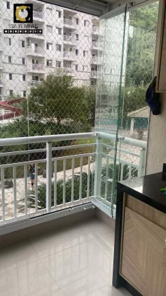 Imagem Apartamento de 3 dorm. com sacada em vidros e rico em armários planejados