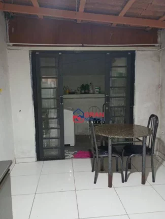 Imagem Casa à Venda no Cajuru Próxima ao Terminal Centenário
