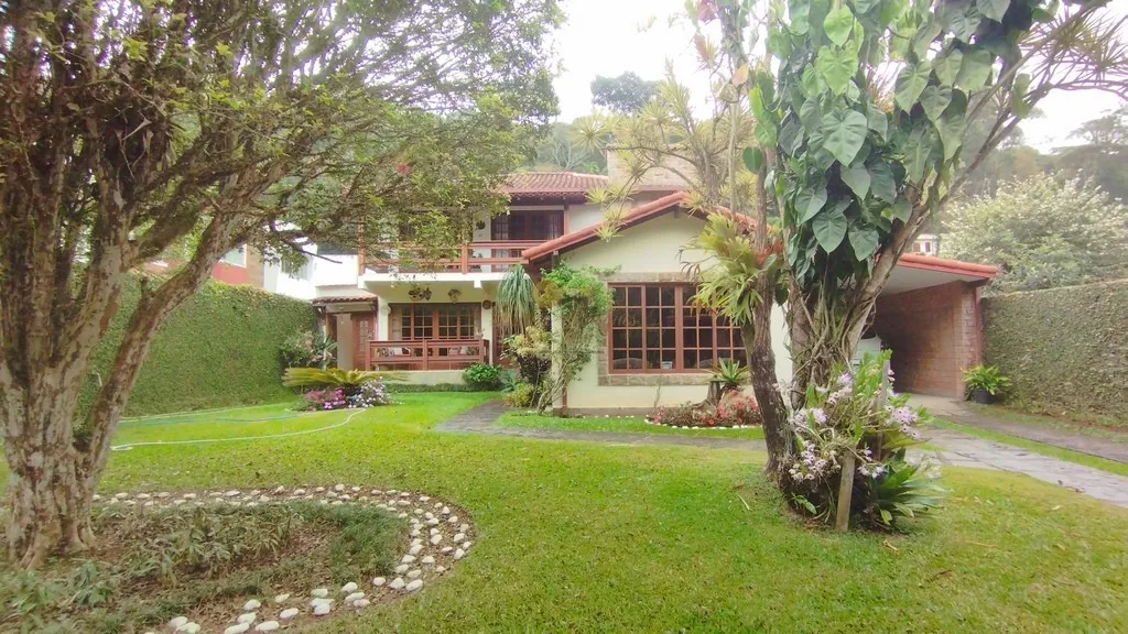 Imagem Casa em Condomínio para Venda em Teresópolis / RJ no bairro Vale Feliz