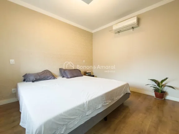 Imagem Casa de Condomínio à venda na Chácara da Barra em Campinas!!

No térreo, ampla sala para 2 ambie...