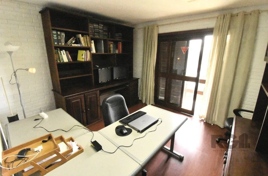 Imagem CASA - 5 dorms. - 3 vagas - 290 m² - MENINO DEUS